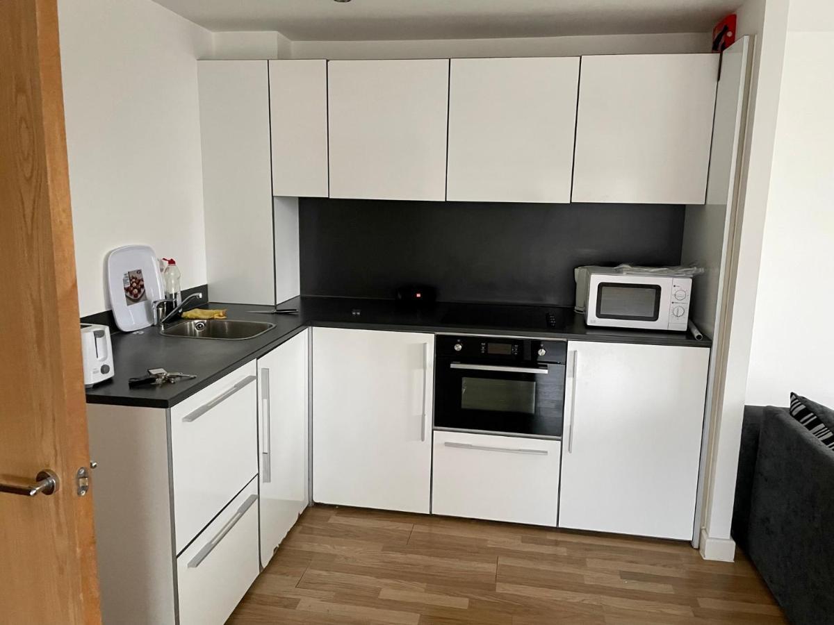 King Dems Home Dagenham Buitenkant foto